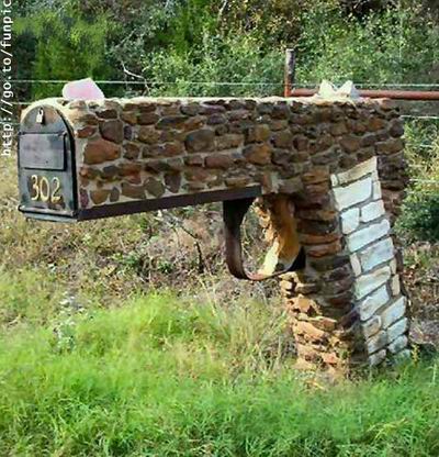 09-05_07_letterbox0bo.jpg