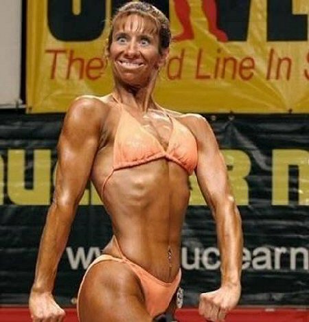 Funny3_funny_muscle_lady.jpg