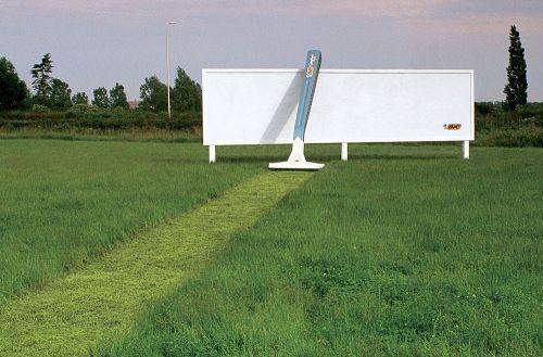 Funny4_3d_bic_ad.jpg